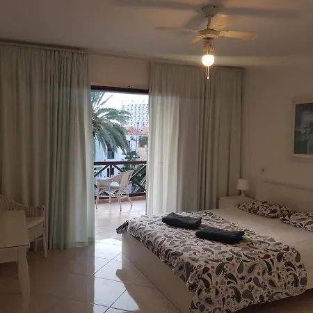 Paraiso Royal First Line Apartment *